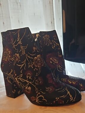 ANTONIO MELANI Navy Blue Floral Embroidered Ankle Boots with Gold Accents